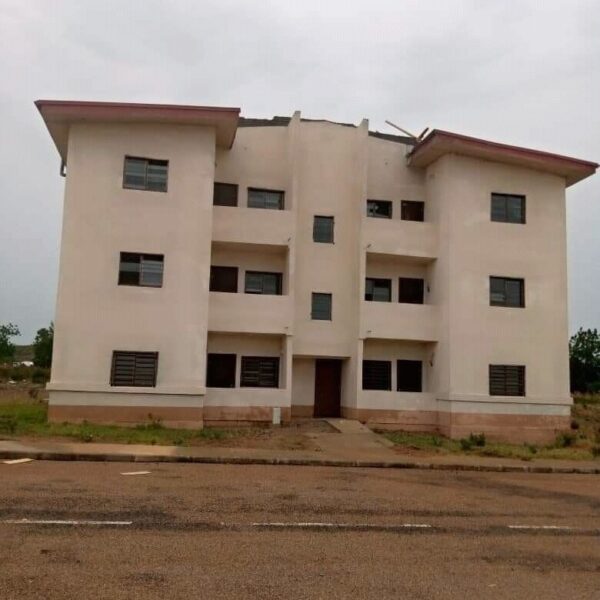 Logements sociaux : Tel un maçon, la SIC au pied du mur