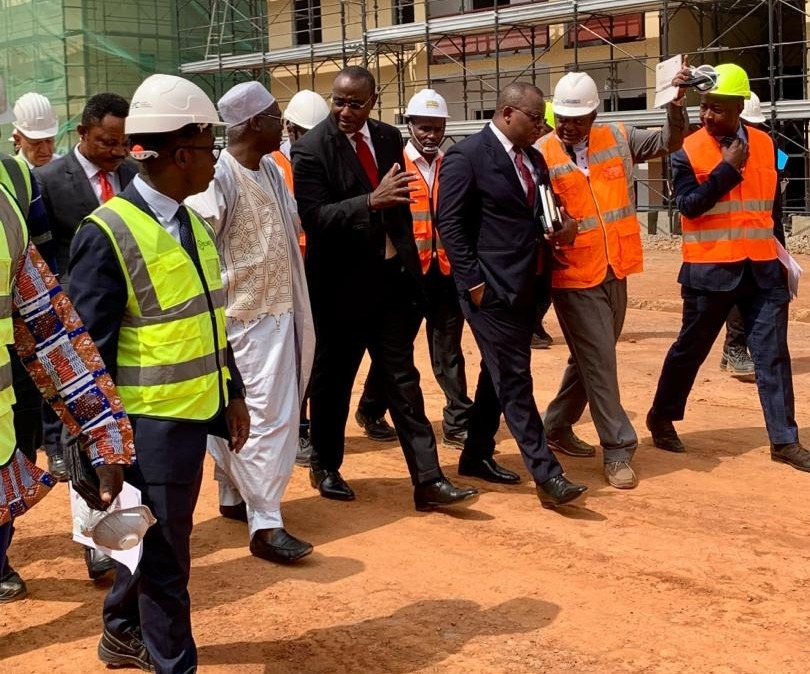 Logements sociaux d&rsquo;Ekoko II et Nkolmeyos : les entreprises Impresa Pizzarotti et C. S.P.A accélèrent les travaux